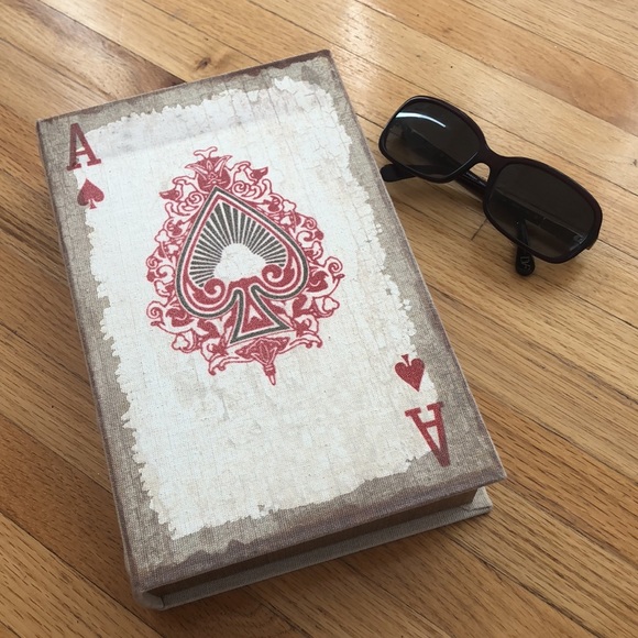 Faux Book for hiding treasures “White Magic” - Picture 6 of 6